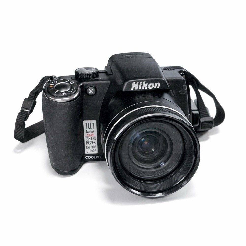 Nikon Coolpix P80 10.1MP Digital Camera 18x Zoom VR Case & Batteries & Adapter